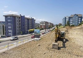 Obras de una nueva promoción de viviendas en Ernest Lluch, en Santander, en 2022.