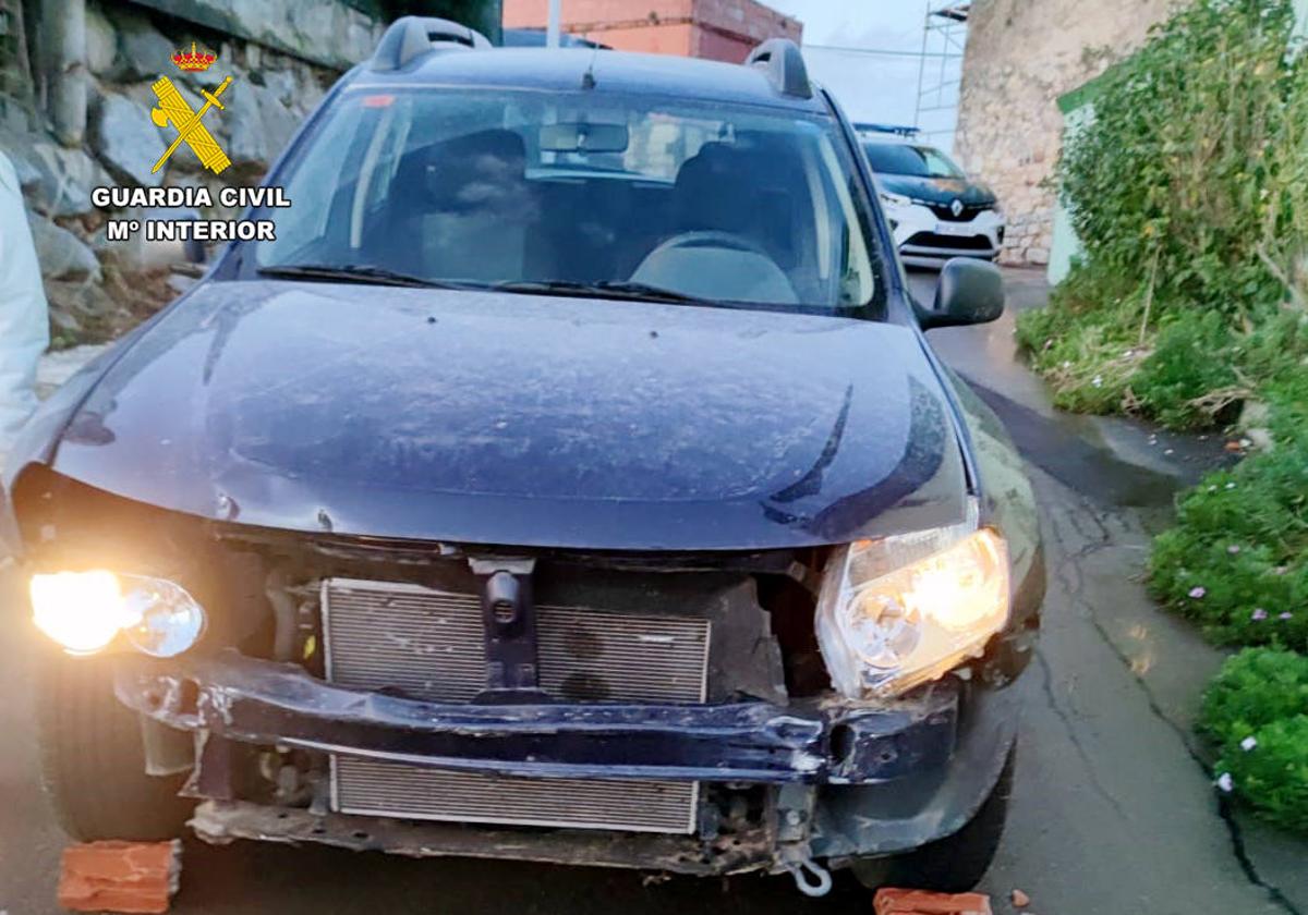 Imagen del coche que intentaron robar los menores.