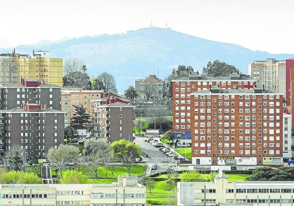 Vista de las universidades en la Avenida de Los Castros.