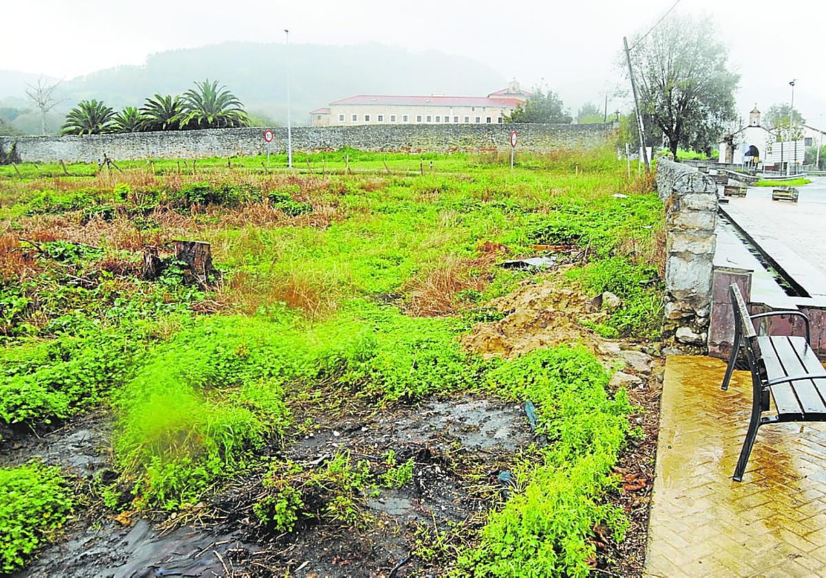 Las casas se levantarán en una parcela del barrio de San Roque, situada junto al bebedero.