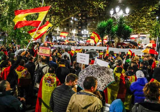 Más de mil personas repiten protesta contra el PSOE y la amnistía por Santander