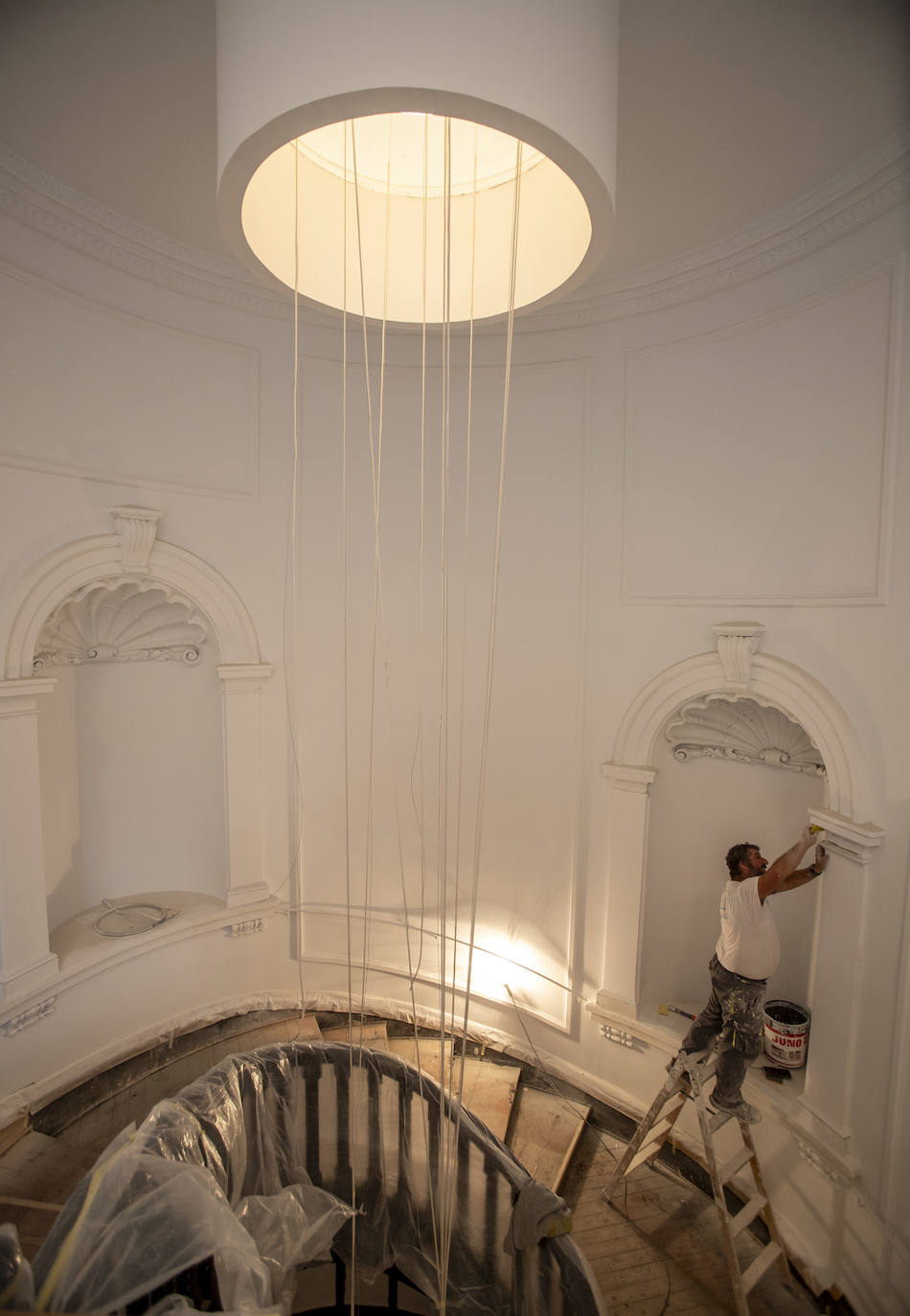 Los trabajos, que se han prolongado durante cerca de dos años, han recuperado espacios y elementos originales del edificio.