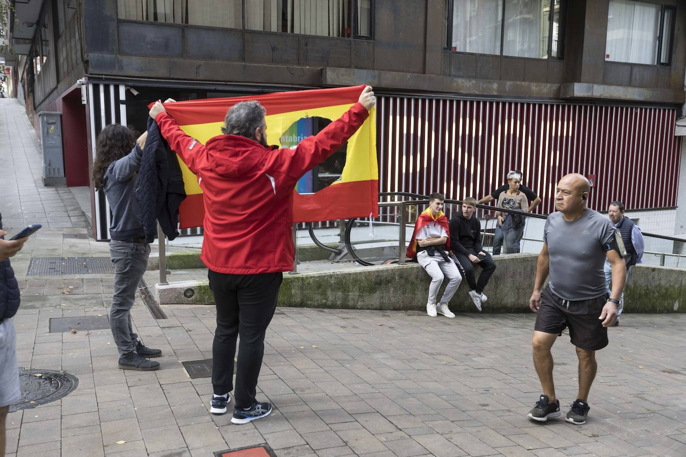 Los manifestantes customizaron de decenas de formas las banderas que portaban 