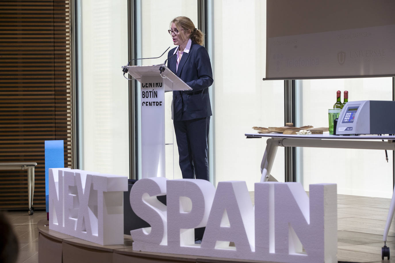 Eva Guillermina Fernández, consejera de Cultura, Turismo y Deporte del Gobierno de Cantabria, durante la bienvenida institucional. 