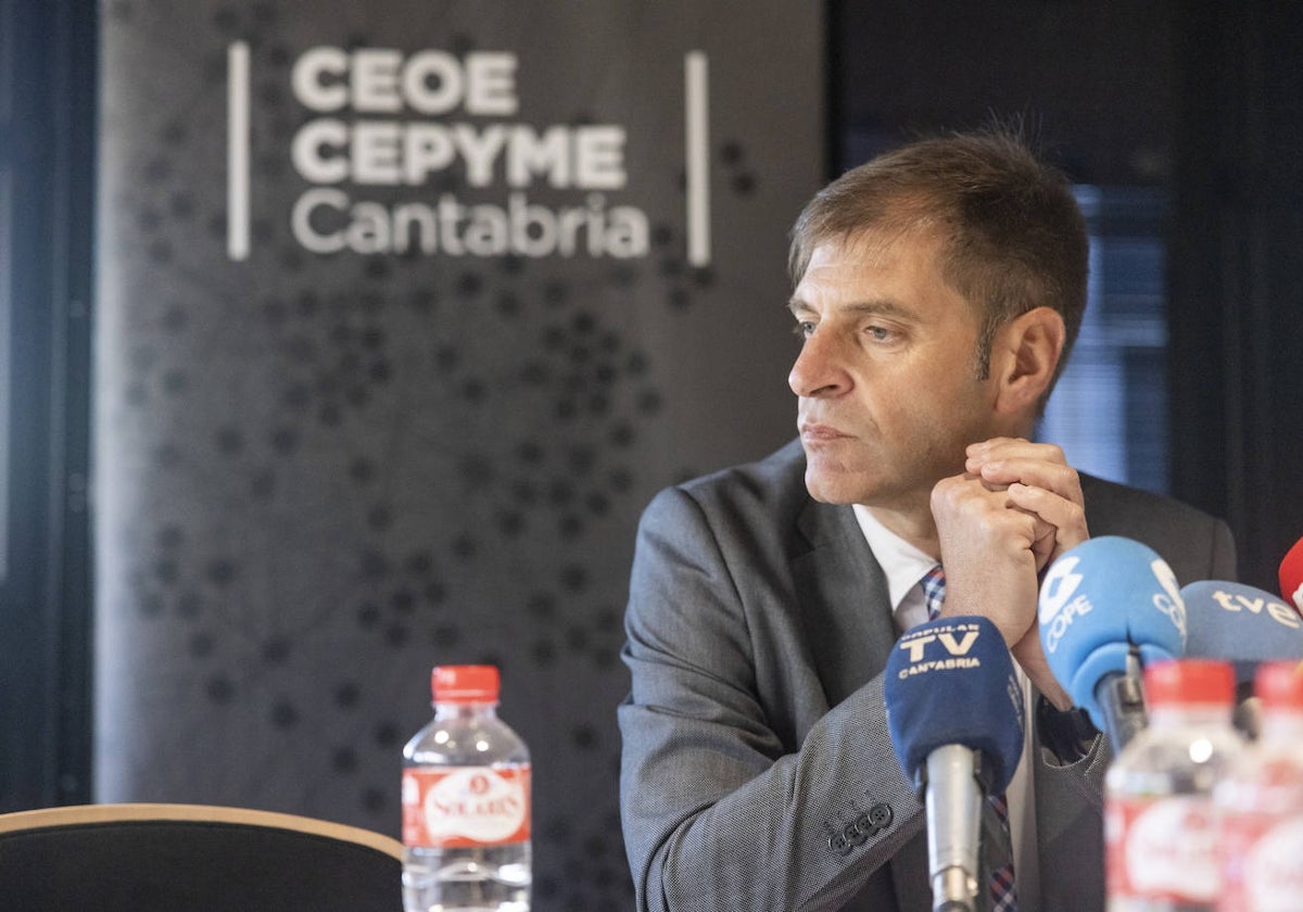 El presidente de los empresarios cántabros, Enrique Conde, durante un acto reciente.