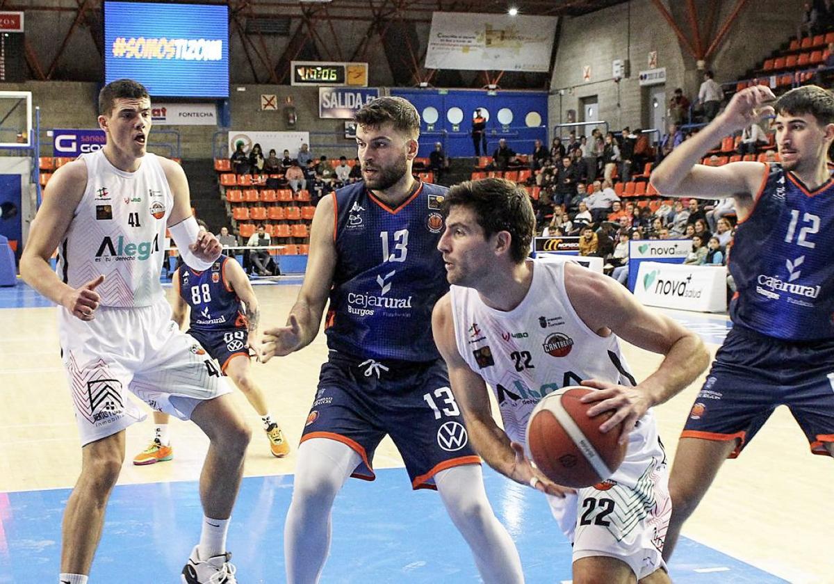 Sans entra a canasta ante Vila.