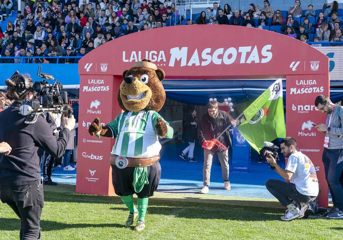 El Oso Cacho, en la primera edición de &#039;LaLiga de las Mascotas&#039;