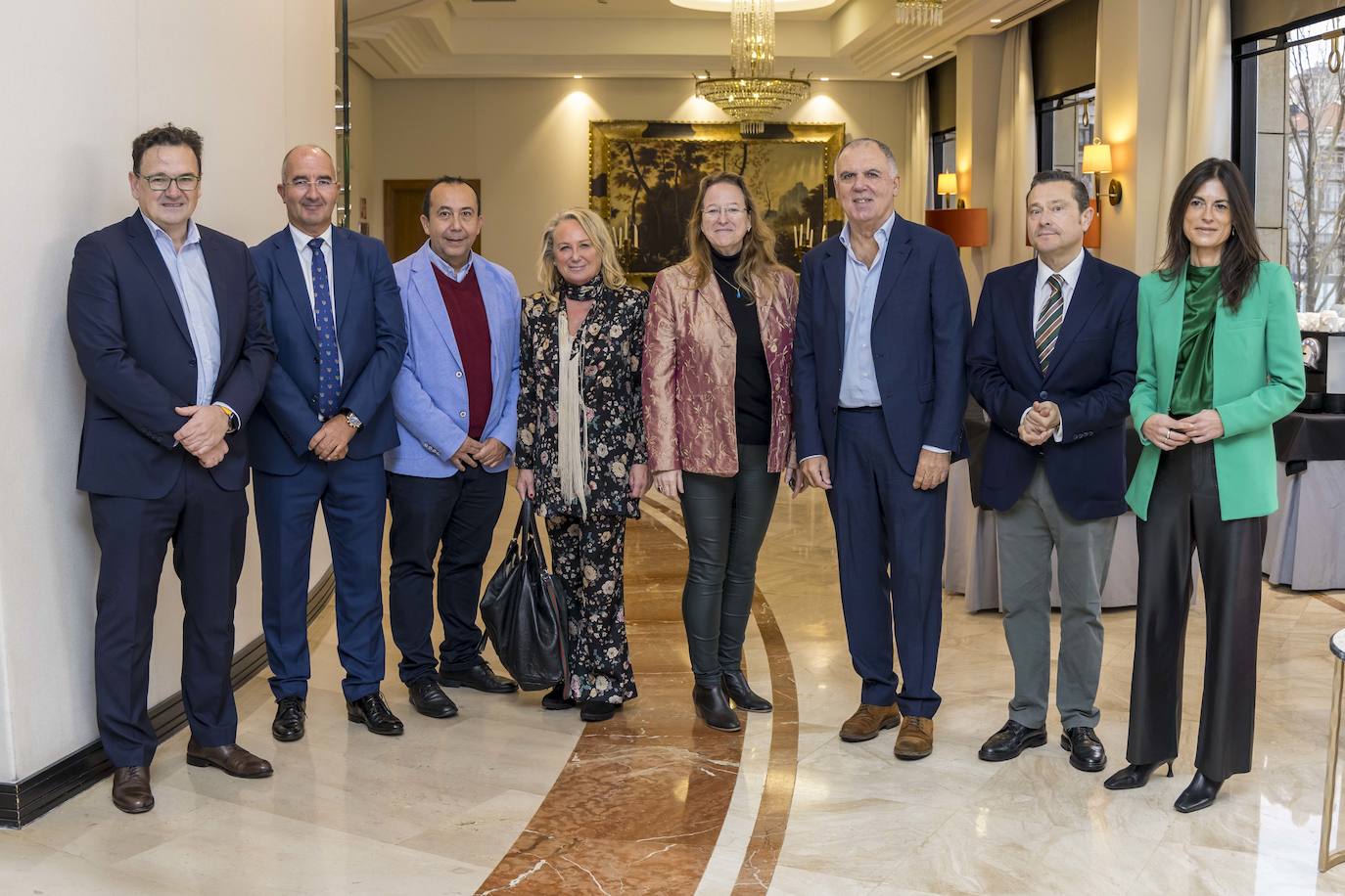 Rosendo Ruiz, Gonzalo Cayón, Carlos Fernández, Ana García, Leticia Díaz, Lorenzo Vidal de la Peña, Ángel Madariaga y Laura Velasco.