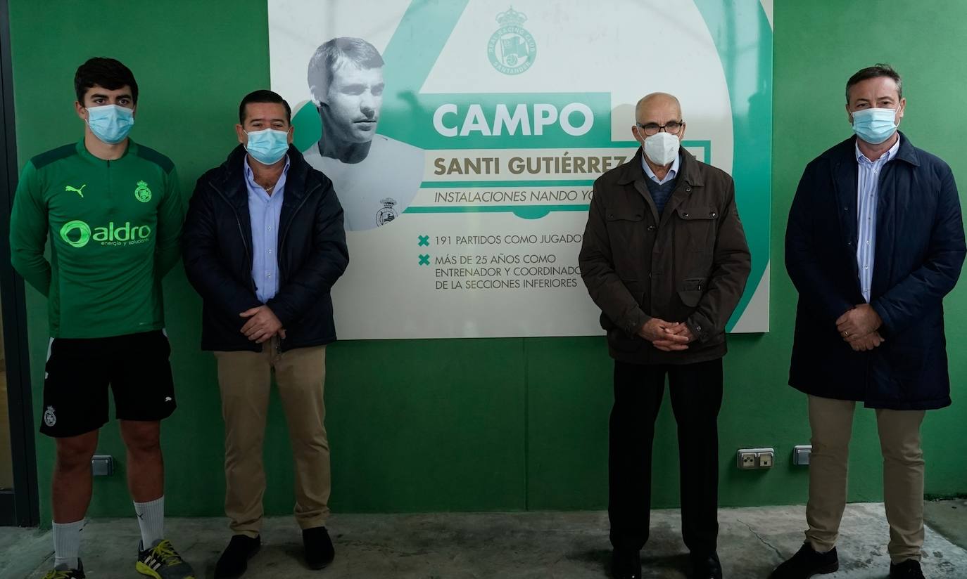 Junto al capitán, Íñigo Sáinz Maza y Pedro Ortiz y Alfredo Pérez, entonces propietarios del Racing.