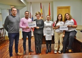 José Manuel Fernández, Ricardo García, Pilar Llera, Verónica Mantecón, Sara y Lola Hernández.