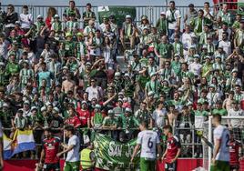 La afición del Racing, la pasada temporada en la grada visitante de Anduva.