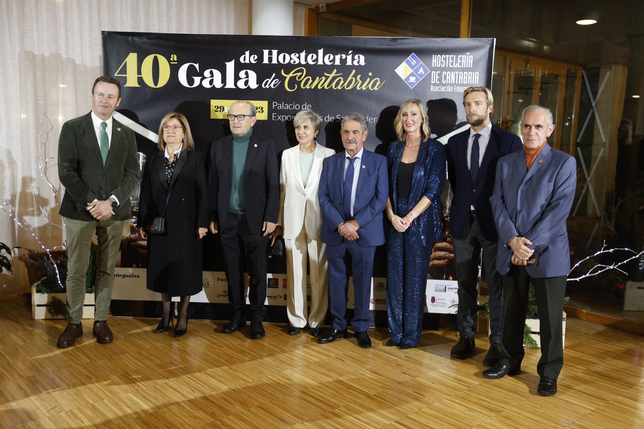 Guillermo Blanco, María Ángeles Pérez, Francisco Javier López Marcano, Aurora Díaz, Miguel Ángel Revilla, Bárbara Gutiérrez, Felipe Piña y Francisco Fuentes. 