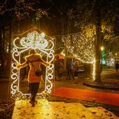 Papá Noel se aloja en Torrelavega y alumbra la ciudad