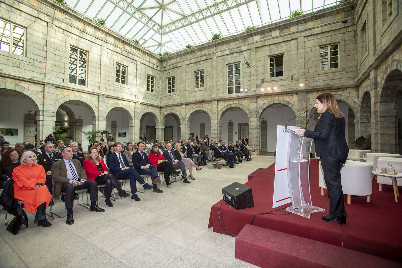 La presidenta Buruaga fue la encargada de clausurar el acto.