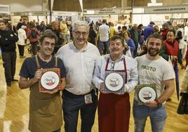 De izquierda a derecha, Gonzalo Noriega, Javier Hernández de Sande, director de la feria, Javier Ruisoto y César Campo.