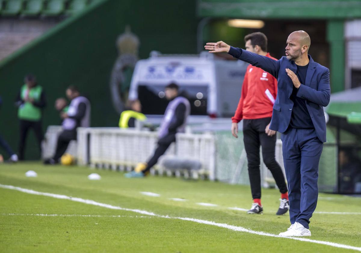 José Alberto López, durante el partido ante el Villarreal B.