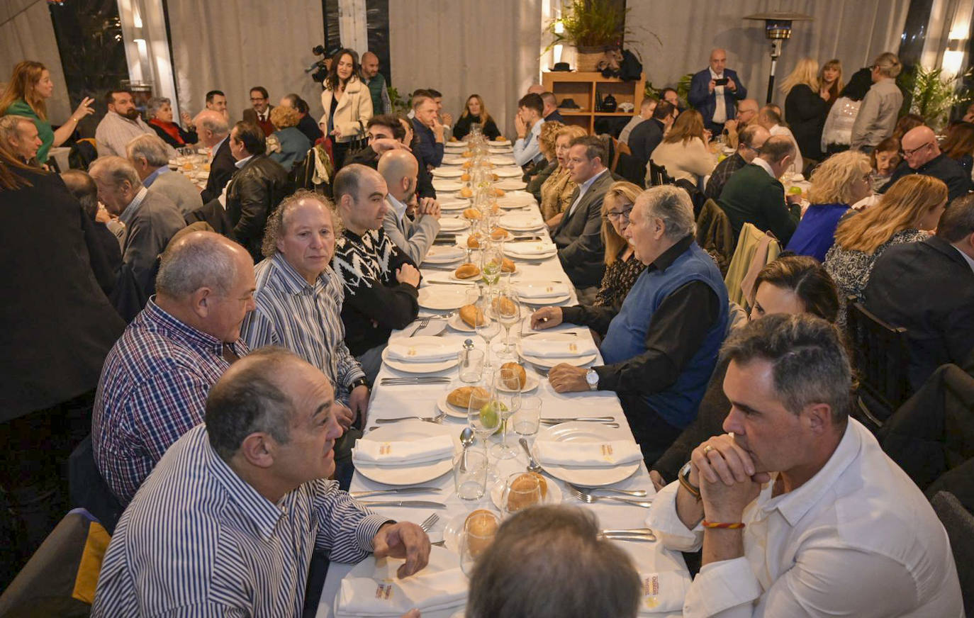 Al acto asistieron afiliados y simpatizantes de toda la comunidad autónoma. Entre ellos, los 26 concejales en Cantabria.