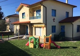 Edificio municipal que acogió la guardería en Noja.