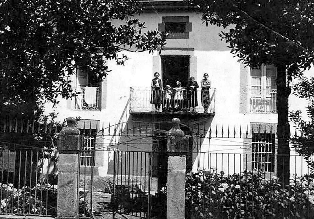 Casa de los Pelayo en Vega de Pas, donde se alojaba Luis Buñuel.