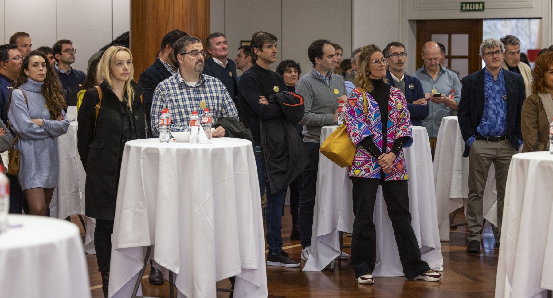 Parte de los cántabros en el exterior y empresarios locales que participaron ayer en Santander en el encuentro de la Red de Talento Cántabro en el Exterior.