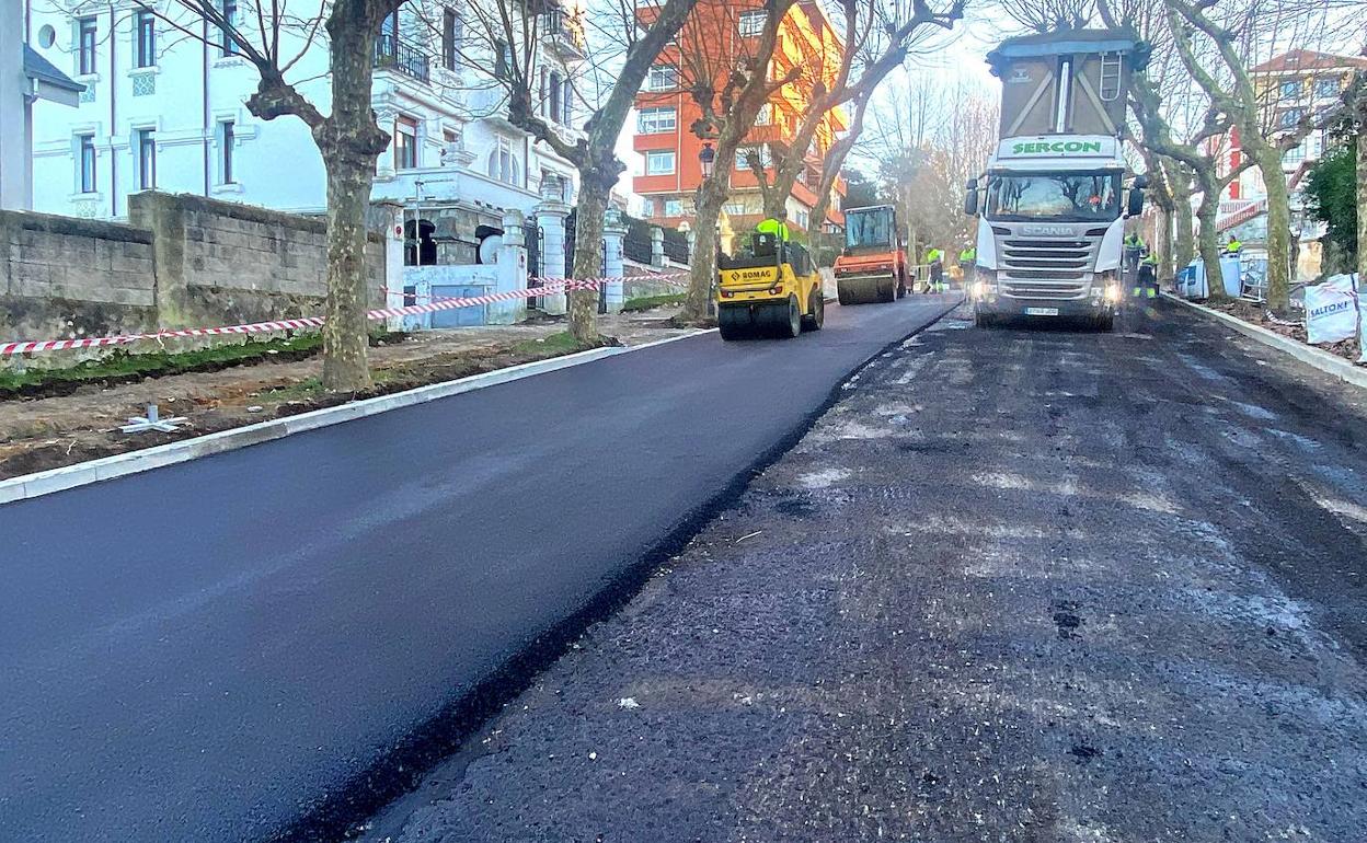 Trabajos en la avenida Duque de Santo Mouro 