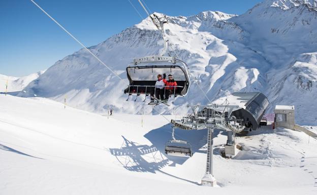 Imagen principal - Imágenes de la estación Andermatt-Sedrun-Disentis.