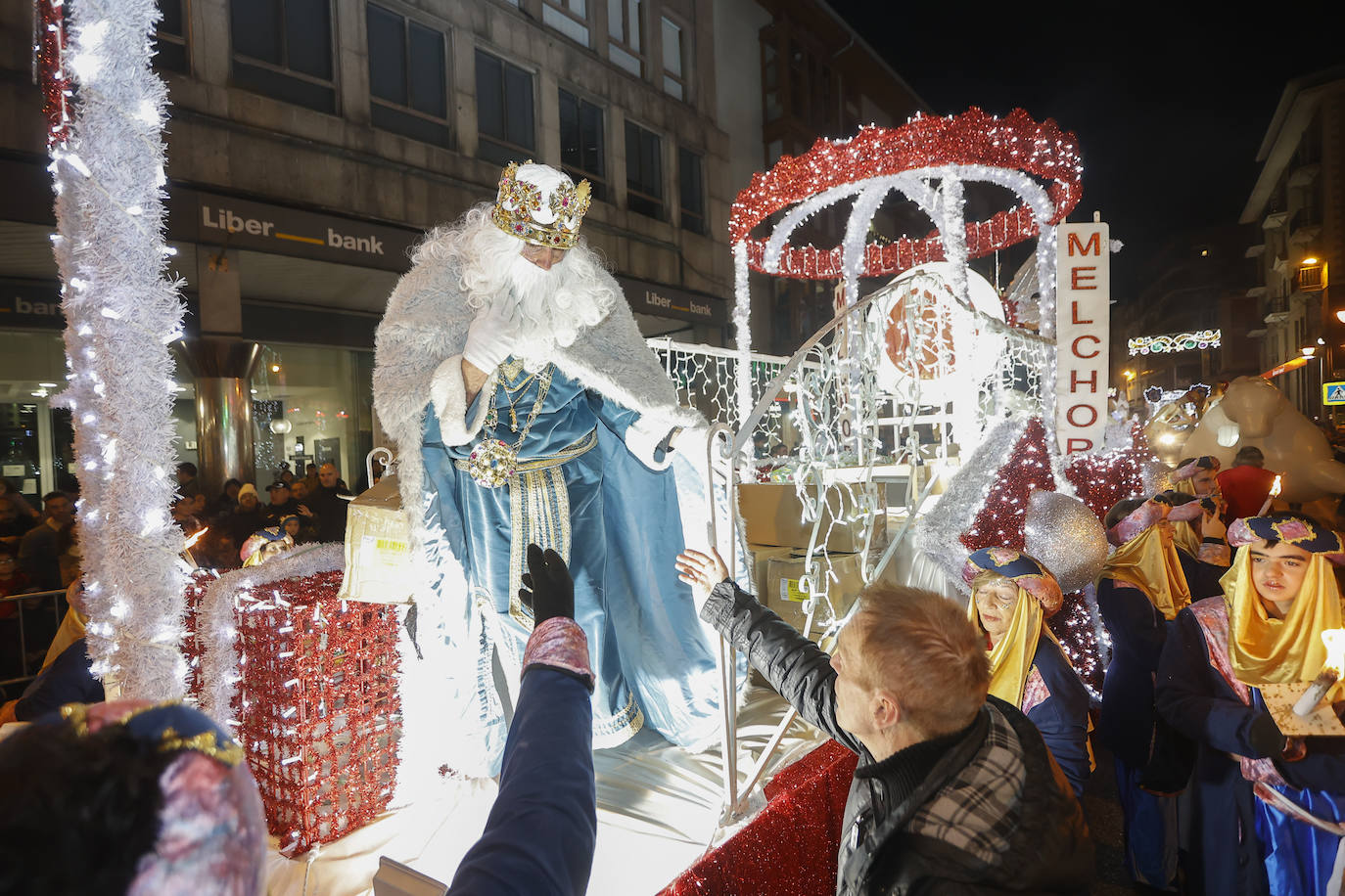 Fotos: La Cabalgata de los Reyes Magos en Torrelavega