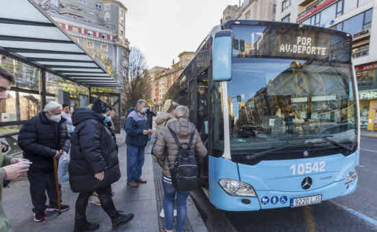 Imagen de la marquesina de la plaza del Ayuntamiento de Santander, una de las cubiertas de la ciudad.