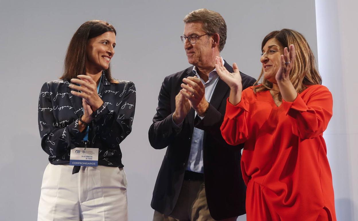 Los tres populares durante el 13º Congreso Regional del Partido Popular en Cantabria.