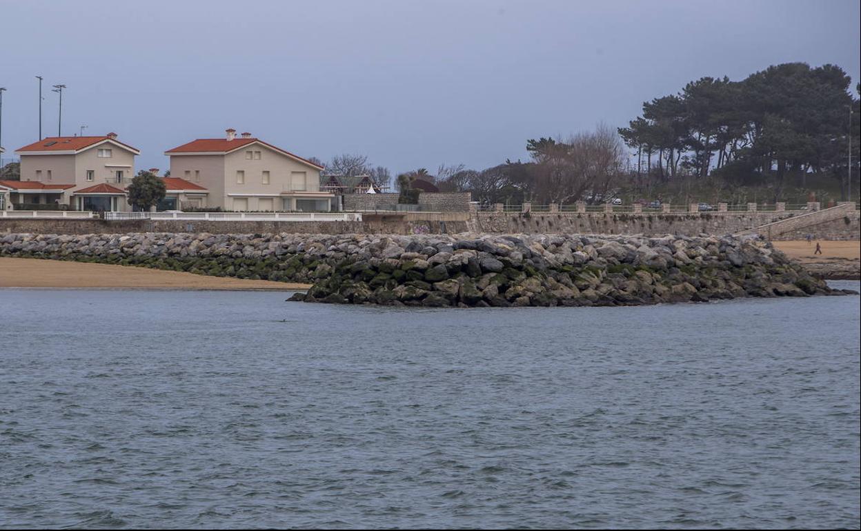 El espigón de La Magdalena visto desde la bahía.