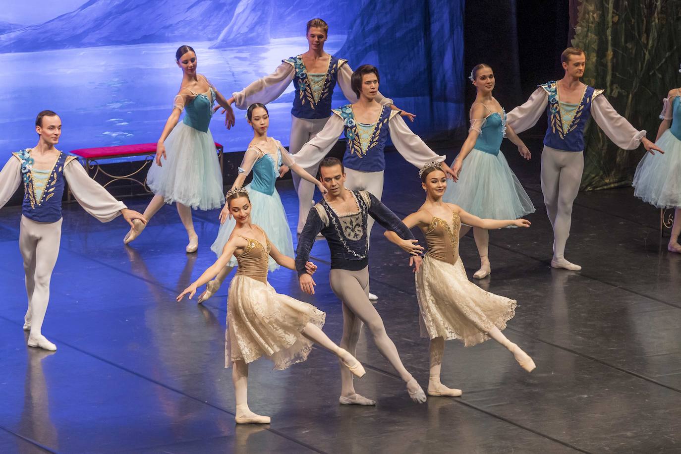 Fotos: Las mejores imágenes de &#039;El lago de los cisnes&#039; del Ballet de Kiev en Santander