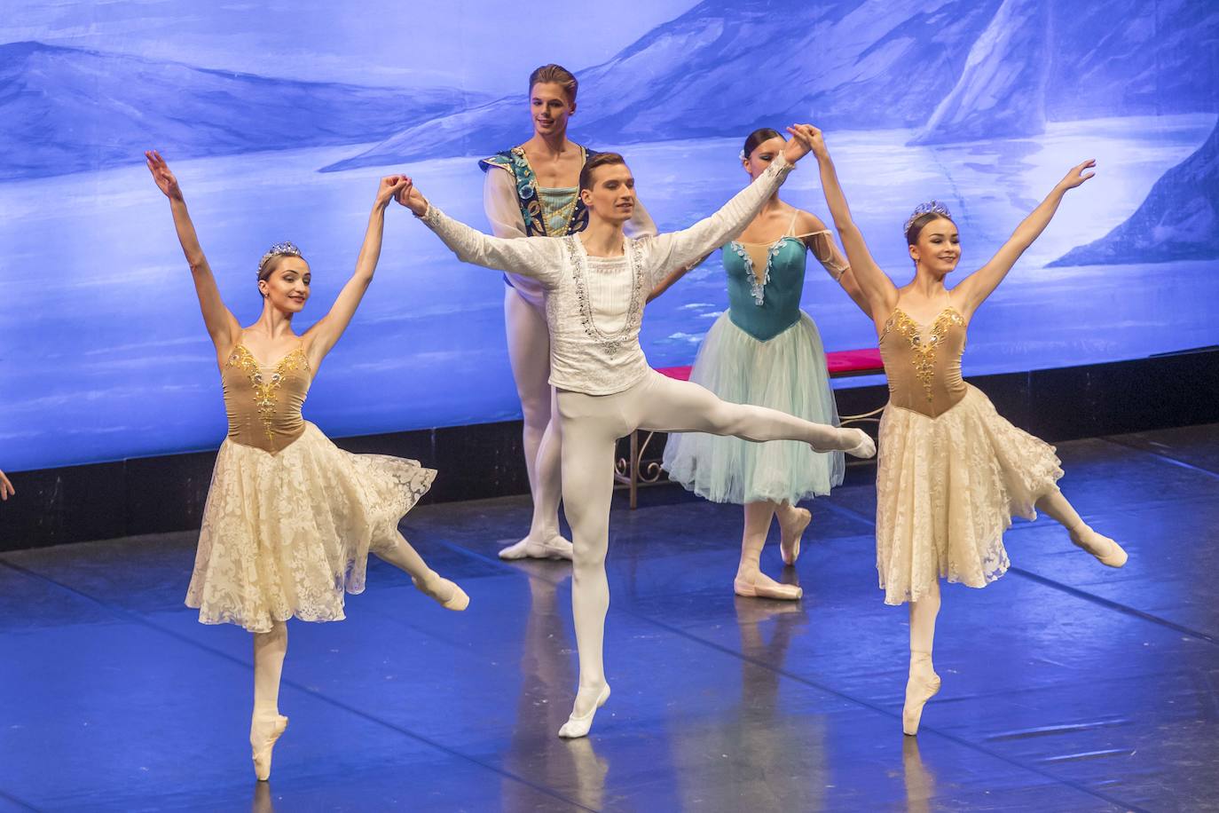 Fotos: Las mejores imágenes de &#039;El lago de los cisnes&#039; del Ballet de Kiev en Santander