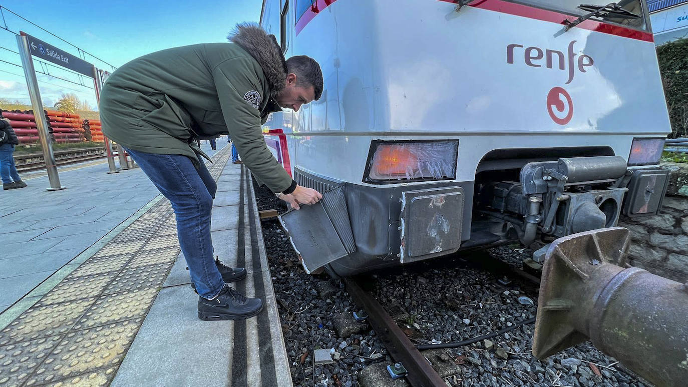 Fotos: Un tren impacta contra el final de la vía muerta en la estación de Renedo y deja 15 heridos leves