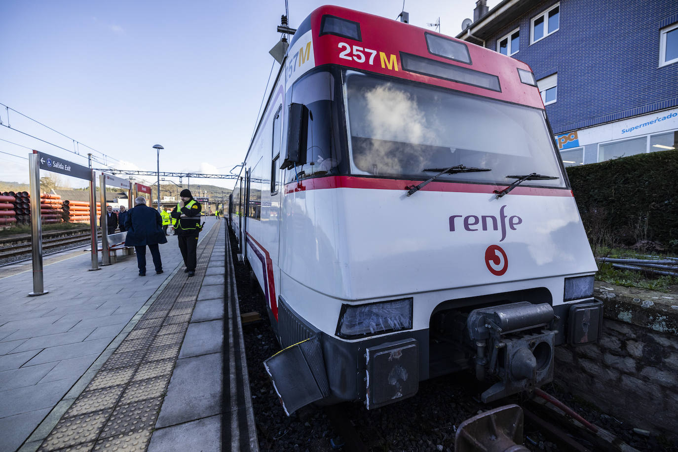 Fotos: Un tren impacta contra el final de la vía muerta en la estación de Renedo y deja 15 heridos leves