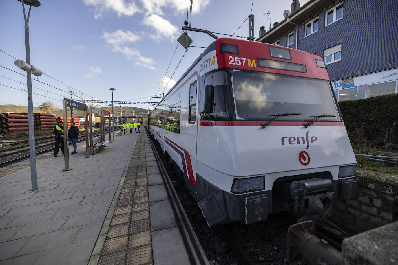 Fotos: Un tren impacta contra el final de la vía muerta en la estación de Renedo y deja 15 heridos leves