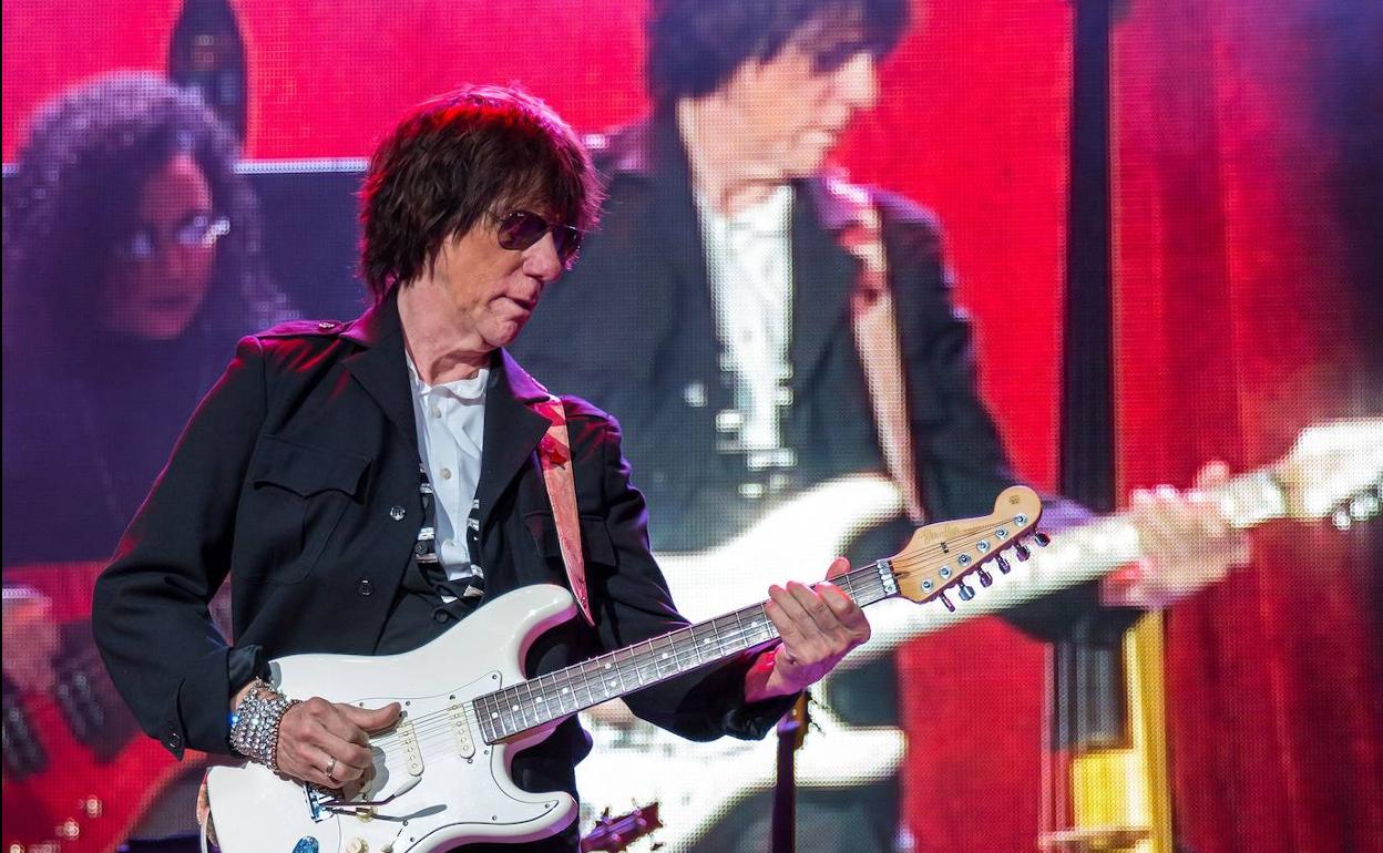 Jeff Beck, en una de sus últimas intervenciones musicales.