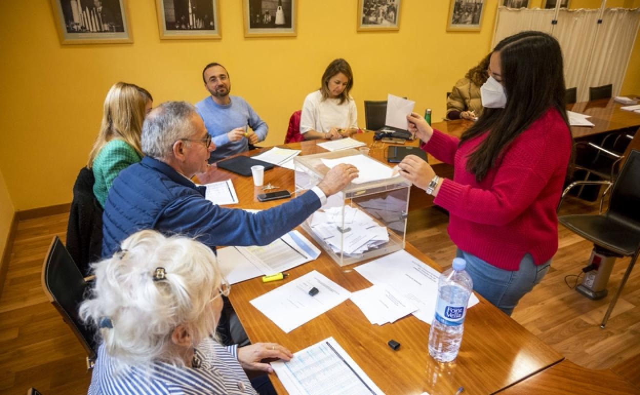 Un momento de la votción el pasado 1 de diciembre 