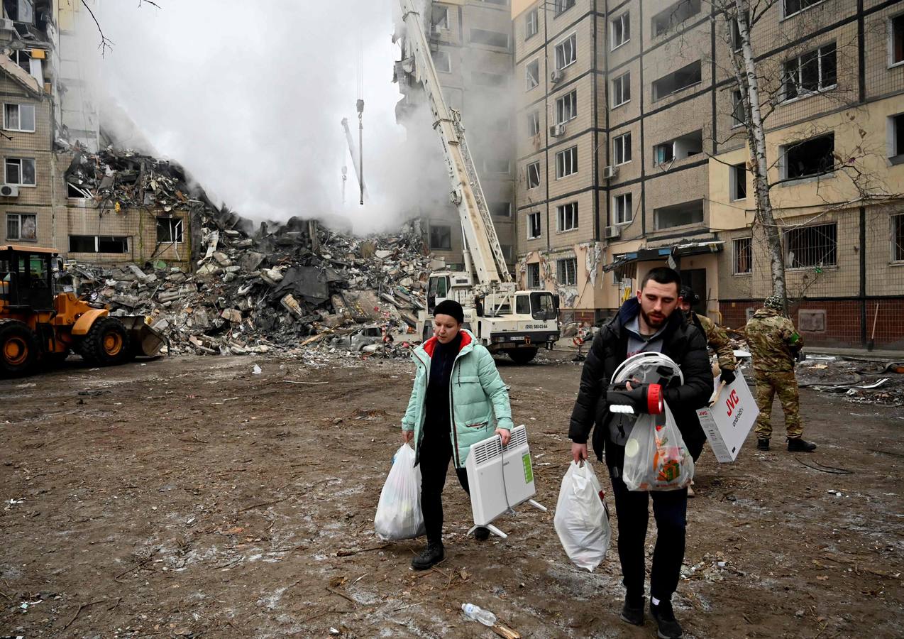 Fotos: El bombardeo de un edificio de viviendas en Dnipró crea una de las mayores masacres la guerra de Ucrania