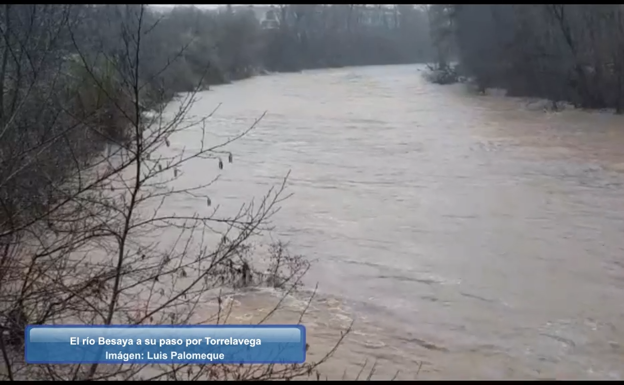 El río Besaya, a su paso por el Barrio Covadonga de Torrelavega