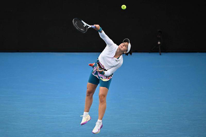 La tenista torrelaveguense ha derrotado en tres sets a la canadiense Bianca Andreescu, número 42 del mundo, y ya está en la tercera ronda del Open de Australia