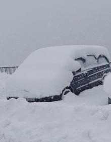 Imagen secundaria 2 - Liébana sufre los efectos del temporal de nieve y viento