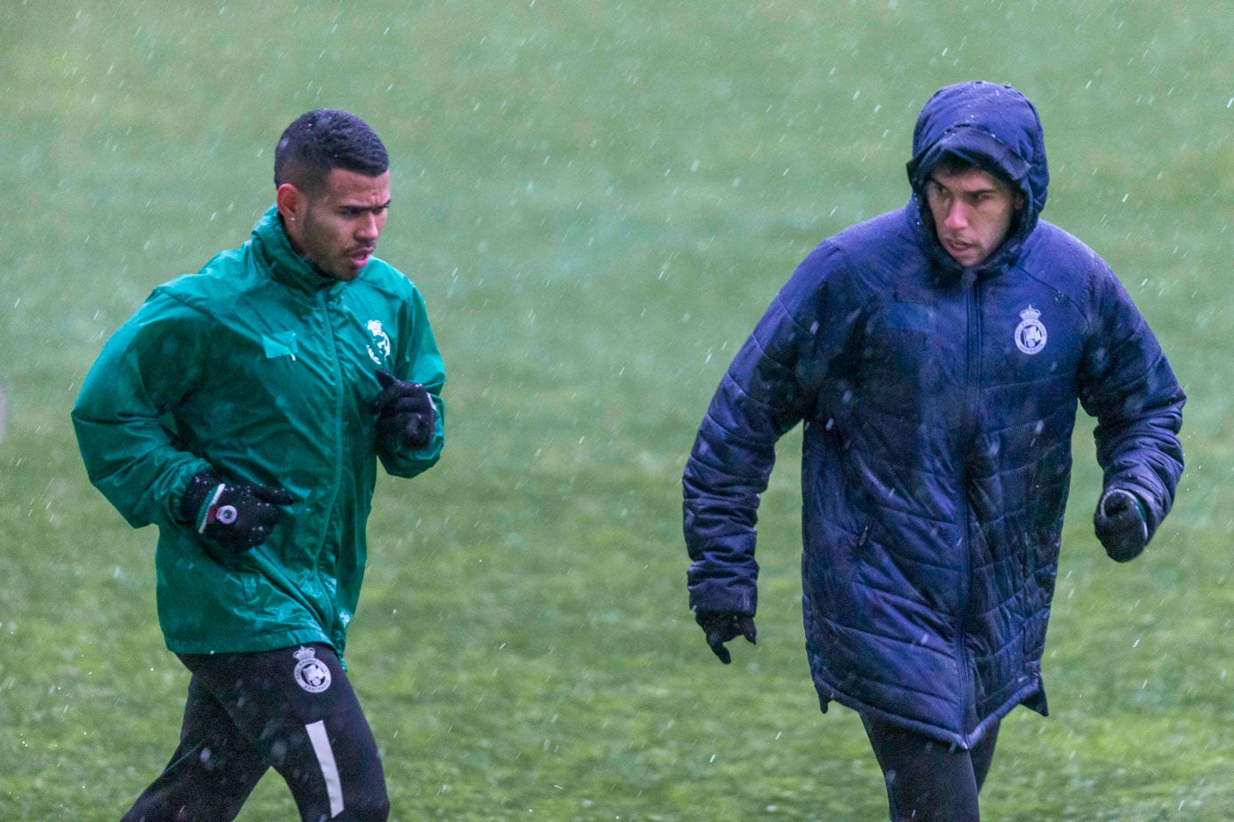 Fotos: Entrenamaiento del Racing bajo una granizada