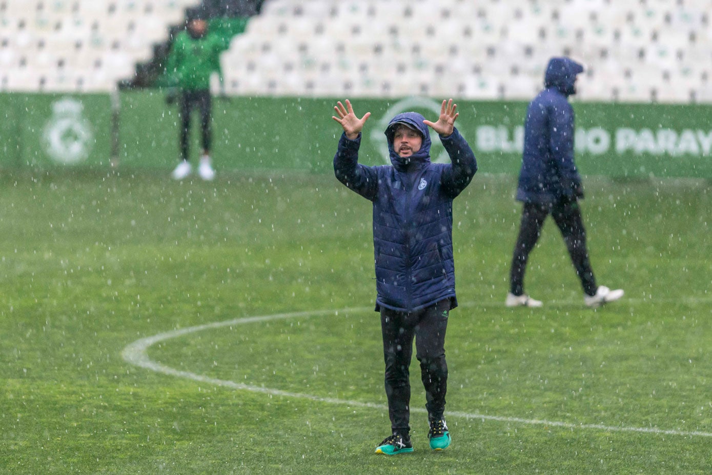 Fotos: Entrenamaiento del Racing bajo una granizada