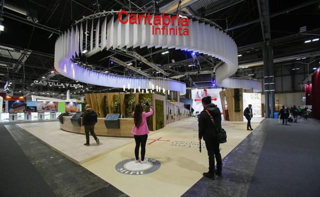 Estand de Cantabria en Fitur.