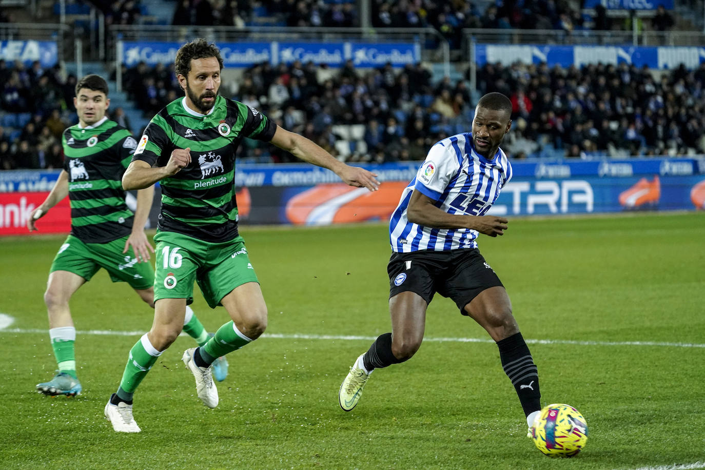 Fotos: Las imágenes del Alavés-Racing