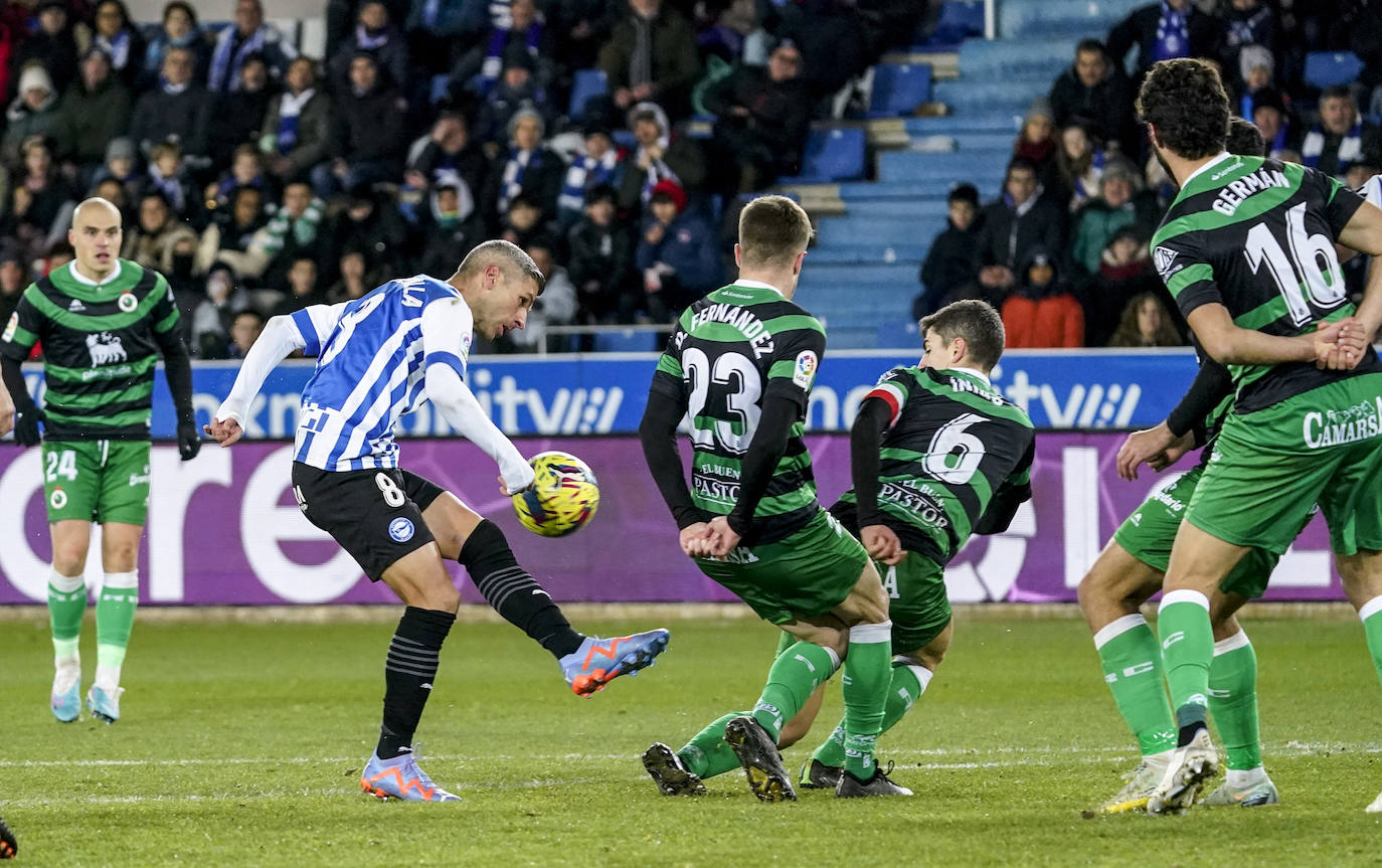 Fotos: Las imágenes del Alavés-Racing