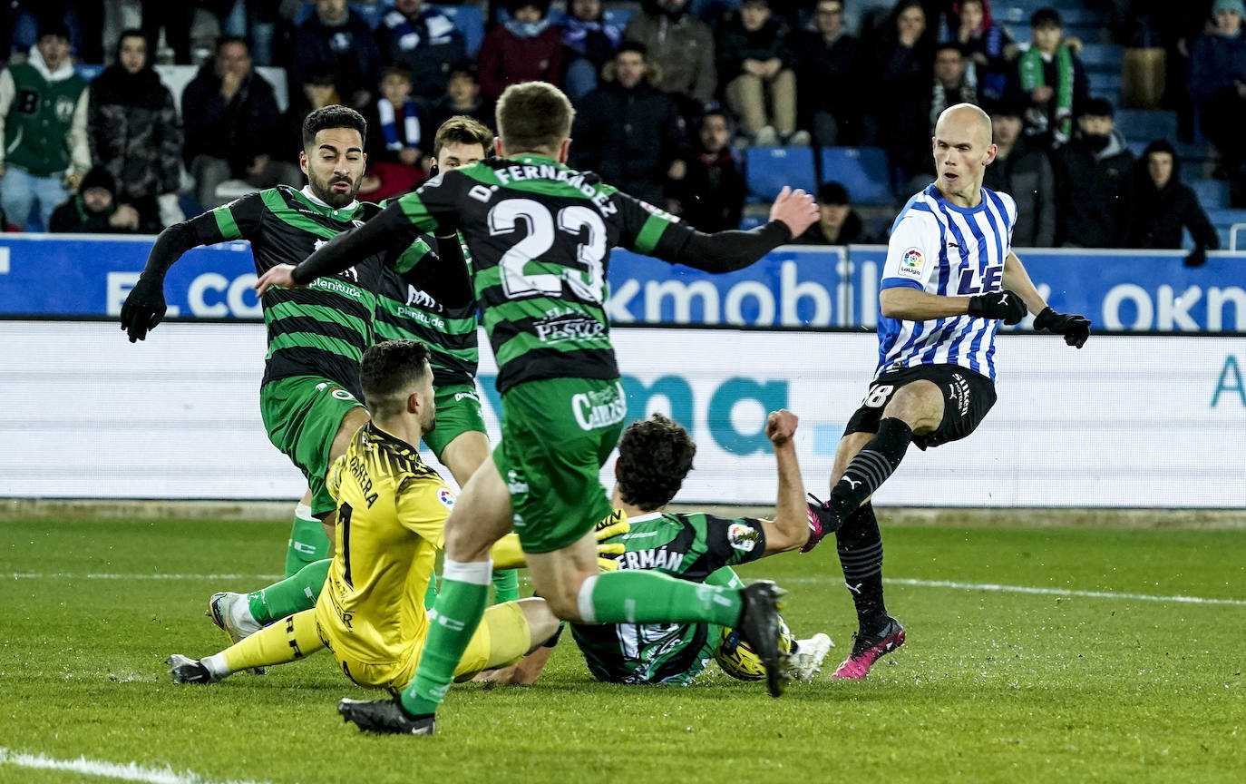 Fotos: Las imágenes del Alavés-Racing