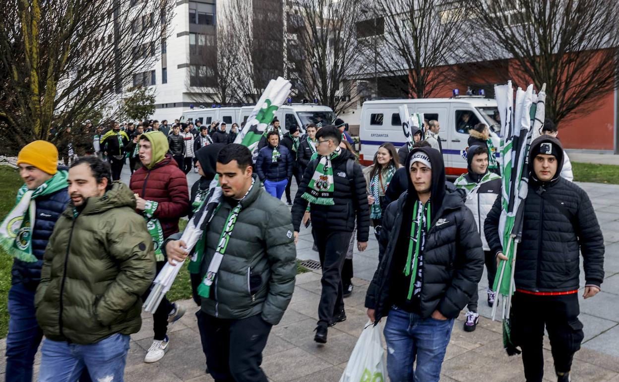 Aficionados racinguistas en Vitoria.