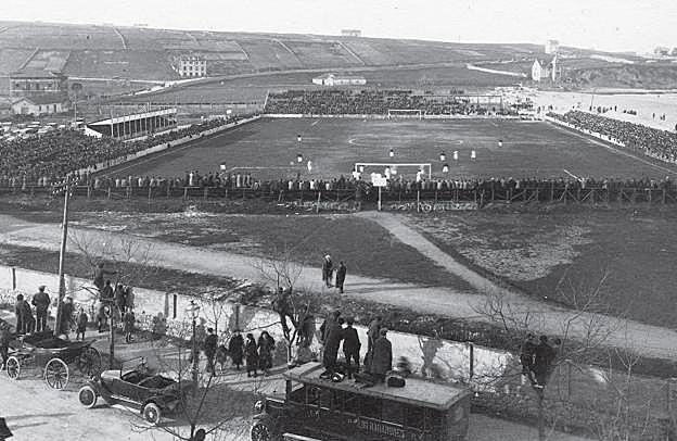Imagen de los Campos de Sport en los años veinte.