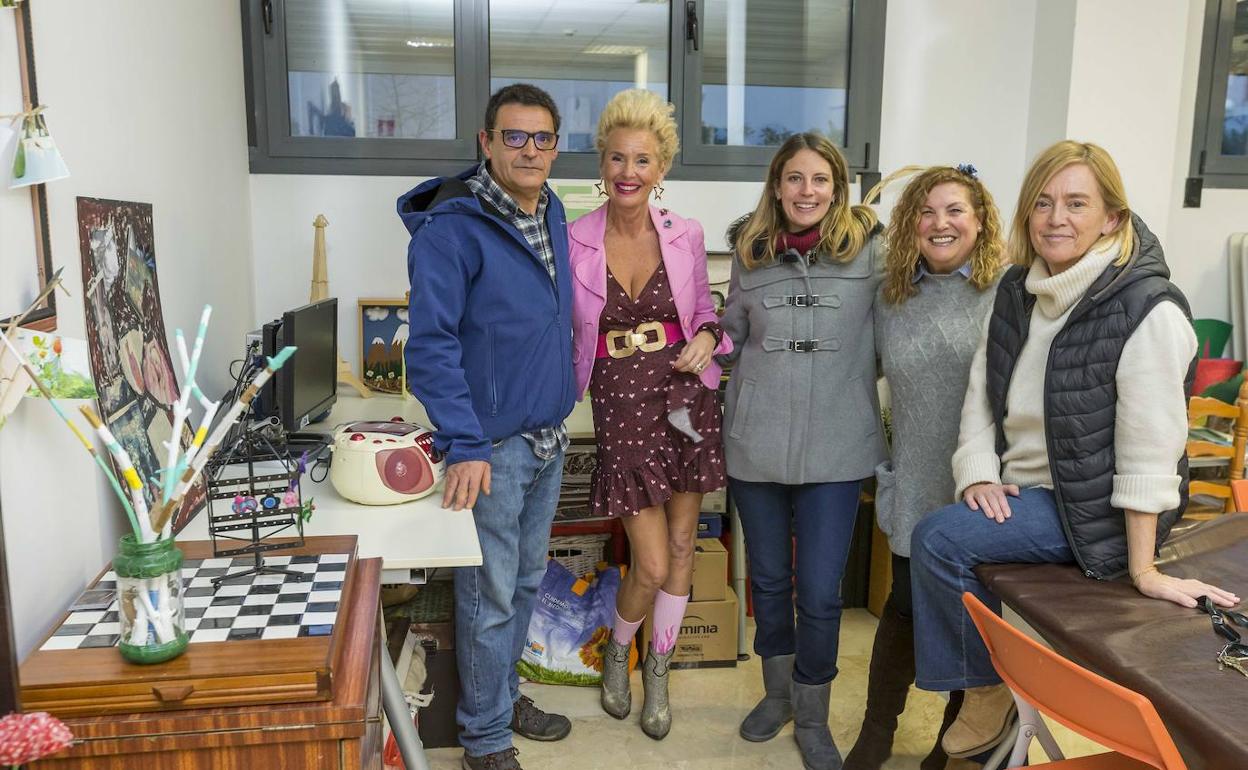 Eduardo Puente (izq), Diana Sampedro, Lorena Mayordomo, Georgia Ortega y María Luisa Peón.